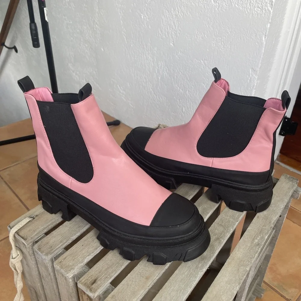 Portland Boot Company Womens 10 Mudguard Chelsea Bootie Lug Platform Sole Pink